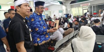 Tinjau Samsat Cibadak, Bupati Sukabumi Apresiasi Kebijakan Gubernur Jabar Permudah Perpanjangan STNK