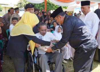 Pemkab Sukabumi Bagikan Daging Sapi Kurban dari LAZNAS Bakrie Amanah kepada Masyarakat