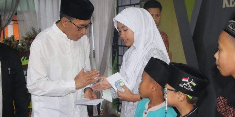 Sekda Tekankan Pentingnya Menjaga Nilai Keagamaan dalam Milad dan Pengukuhan Pengurus YATSHI