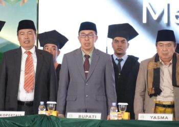Sekda Hadiri Wisuda dan Dies Natalis ke-44 Institut Al-Masthuriyah, Tekankan Amanah dan Integritas dalam Mengamalkan Ilmu