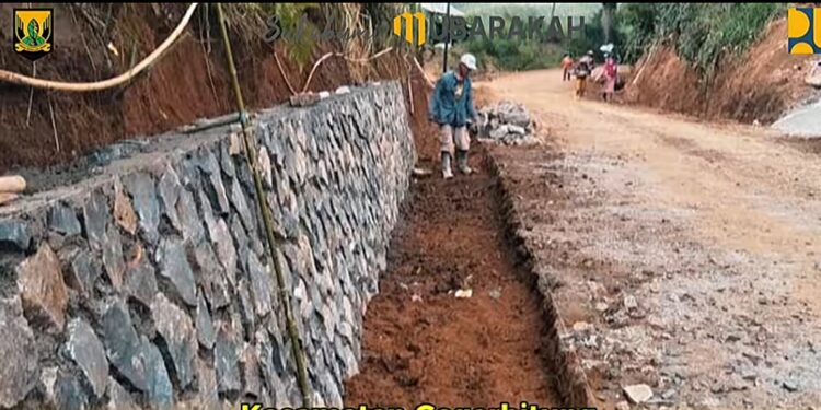 UPTD PU Jampang Tengah Monitoring Rekonstruksi Jalan Sukaraja–Pal Dua, Pastikan Pekerjaan Sesuai Standar Mutu