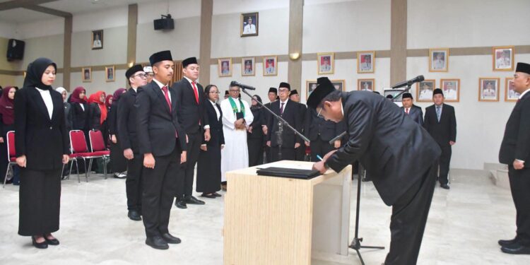 Kukuhkan Sekda, Bupati Pastikan Kebijakan Kepegawaian Berlandaskan Sistem Merit, Kompetensi, dan Kinerja