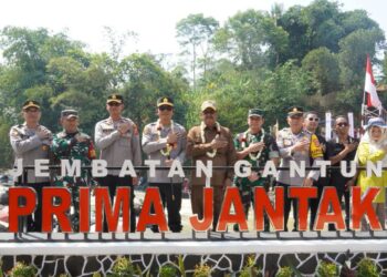Resmikan Jembatan Gantung Prima Jantake, Bupati Dorong Akses dan Pertumbuhan Ekonomi Masyarakat