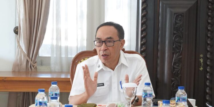 Sekda Bahas Potensi dan Perkembangan Bonsai di Kabupaten Sukabumi Bersama Rubi