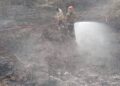 Damkar Kabupaten Sukabumi Tangani Kebakaran Lahan dan Alang-Alang di Ciracap