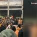 Diduga Peras Warga Pakai Isu Judi Online, 2 Oknum Polisi di Gresik Nyaris Diamuk Massa