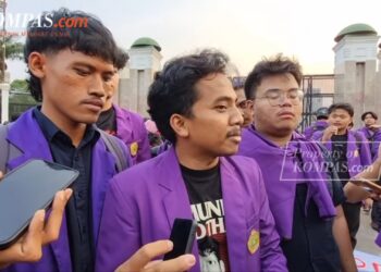 Unjuk Rasa di Depan Gedung DPR RI, Mahasiswa Universitas Pakuan Usung Enam Tuntutan