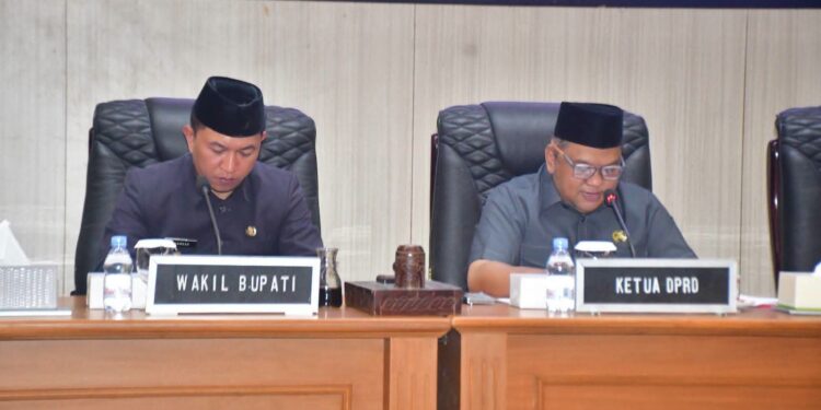 PARIPURNA, PEMKAB SUKABUMI SAMPAIKAN NOTA PENGANTAR RAPERDA PERUBAHAN APBD 2026