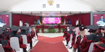 Ratusan Lulusan Universitas Nusa Putra Diwisuda, Bupati: Jadilah Generasi yang Bermanfaat