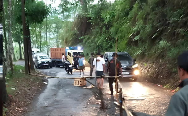 Dinas PU Sukabumi Tindak Lanjuti Retakan Jalan Cipanas, Tim Teknis Disiapkan untuk Kajian Mendalam