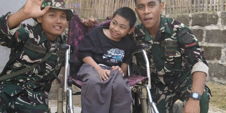 Selain Bangun Desa, Satgas TMMD 130 Sukabumi Hadirkan Senyum bagi Pauji